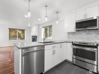 232 Belmont Avenue E
