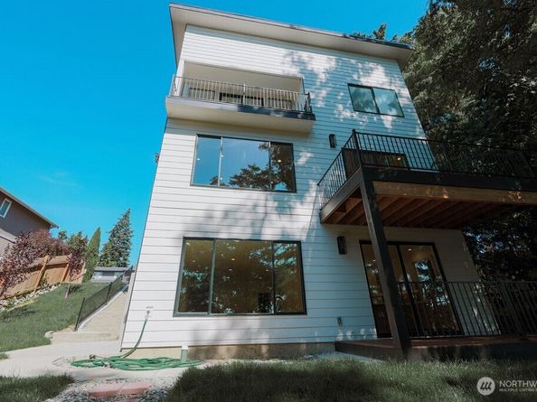 14737 56th Avenue S, Tukwila WA 98168