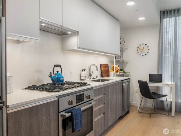 800 Columbia Street 1708, Seattle WA 98104