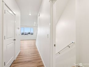 10304 6th Place SE SW 13, Lake Stevens WA 98258