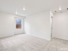10304 6th Place SE SW 13, Lake Stevens WA 98258