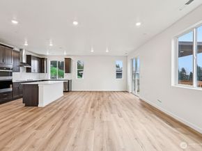 10304 6th Place SE SW 13, Lake Stevens WA 98258