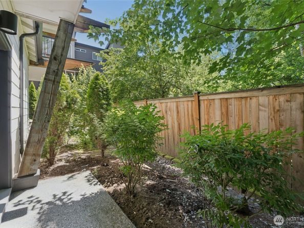 19225 Damson Road C2, Lynnwood WA 98036