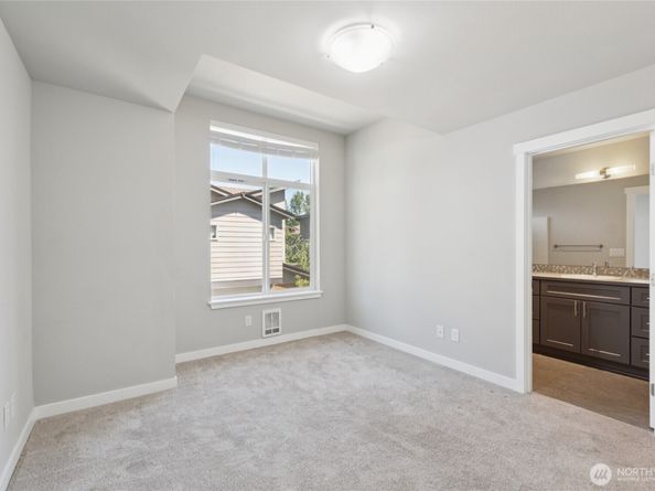 19225 Damson Road C2, Lynnwood WA 98036
