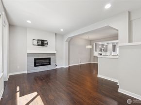 19225 Damson Road C2, Lynnwood WA 98036