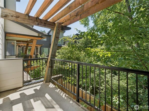 19225 Damson Road C2, Lynnwood WA 98036