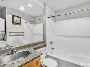 425 Vine Street 421, Seattle WA 98121