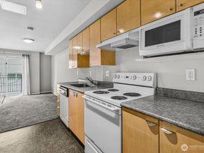 425 Vine Street 421, Seattle WA 98121