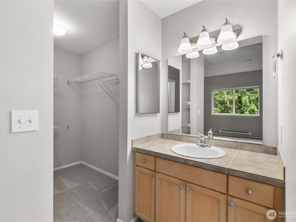 3926 243rd Place SE H201, Bothell WA 98021