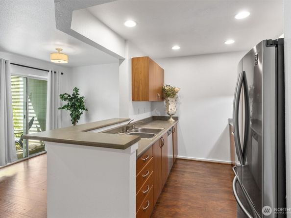 15415 35th Avenue W B102, Lynnwood WA 98087
