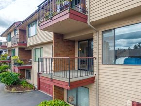 10637 Glen Acres Drive S 10637, Seattle WA 98168