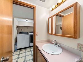 10637 Glen Acres Drive S 10637, Seattle WA 98168