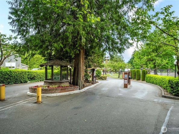 10637 Glen Acres Drive S 10637, Seattle WA 98168