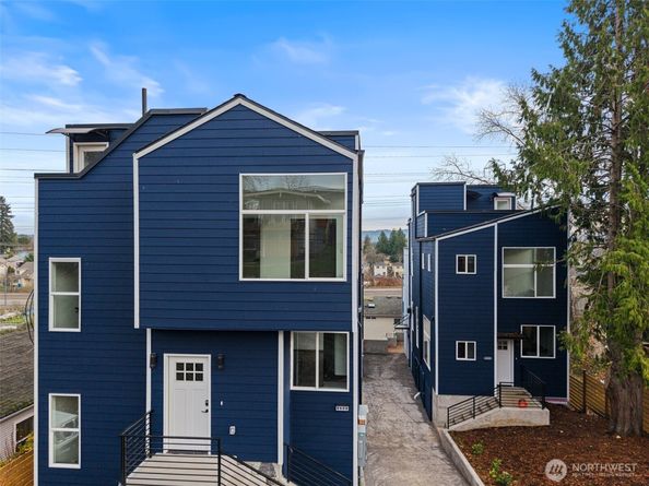 9739 57th Avenue S C, Seattle WA 98118