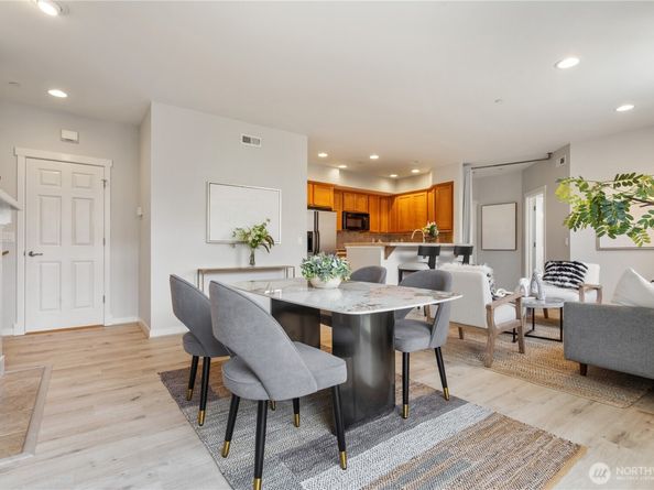 1913 16th Lane NE 1913, Issaquah WA 98029