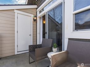 1913 16th Lane NE 1913, Issaquah WA 98029