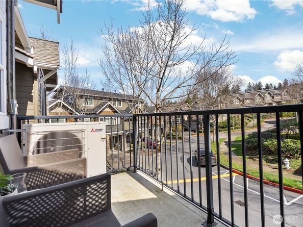 1913 16th Lane NE 1913, Issaquah WA 98029