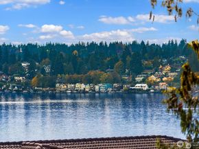 13327 Holmes Point Drive NE, Kirkland WA 98034
