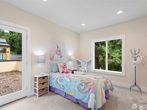13327 Holmes Point Drive NE, Kirkland WA 98034