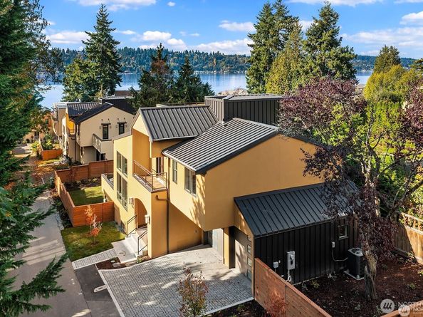 13327 Holmes Point Drive NE, Kirkland WA 98034