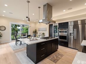13327 Holmes Point Drive NE, Kirkland WA 98034