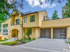 13327 Holmes Point Drive NE, Kirkland WA 98034