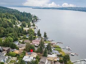 13327 Holmes Point Drive NE, Kirkland WA 98034