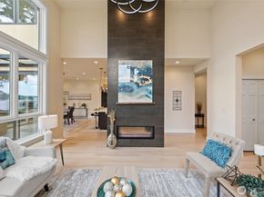 13327 Holmes Point Drive NE, Kirkland WA 98034