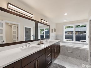 13327 Holmes Point Drive NE, Kirkland WA 98034