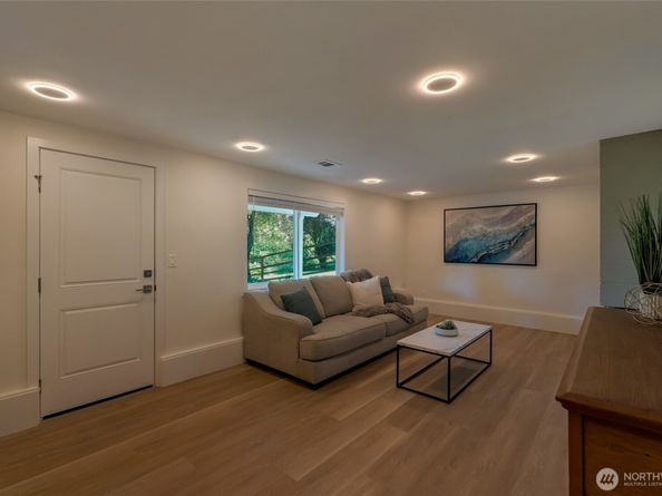 19010 12th Avenue NE, Shoreline WA 98155