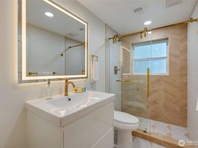 19010 12th Avenue NE, Shoreline WA 98155