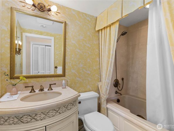 2360 43rd Avenue E 415, Seattle WA 98112