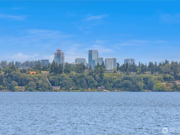 2360 43rd Avenue E 415, Seattle WA 98112