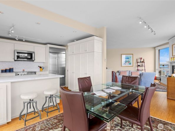 2360 43rd Avenue E 415, Seattle WA 98112