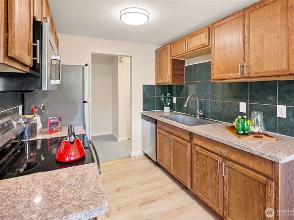 7021 Sand Point Way NE B208, Seattle WA 98115