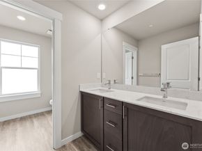 13233 164th Avenue SE 204, Renton WA 98059