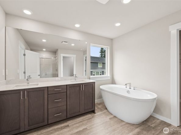 13233 164th Avenue SE 204, Renton WA 98059