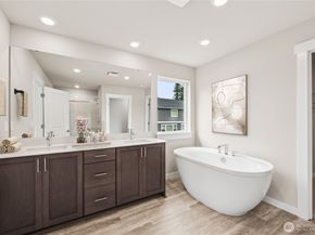 13233 164th Avenue SE 204, Renton WA 98059