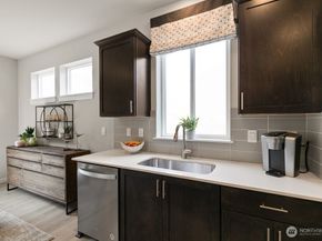 13233 164th Avenue SE 204, Renton WA 98059