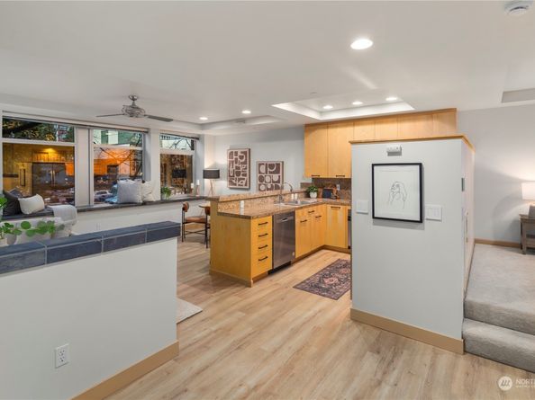 2319 1st Avenue 203, Seattle WA 98121