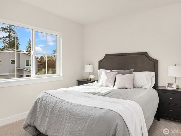 21424 116th Place SE, Kent WA 98031