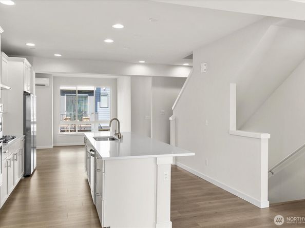 619 238th Street SE B, Bothell WA 98021