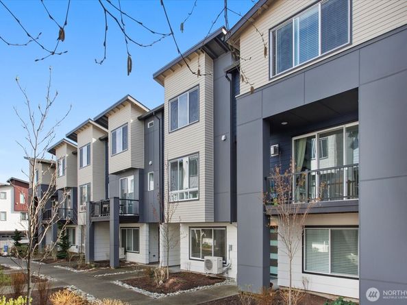 619 238th Street SE B, Bothell WA 98021