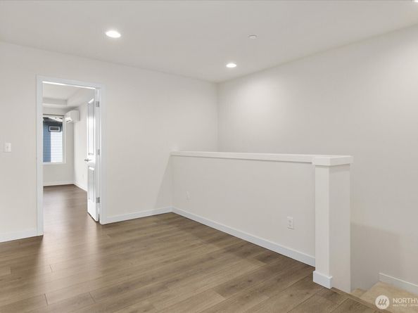 619 238th Street SE B, Bothell WA 98021