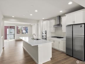 619 238th Street SE B, Bothell WA 98021
