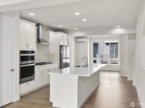 619 238th Street SE B, Bothell WA 98021