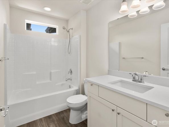 619 238th Street SE B, Bothell WA 98021