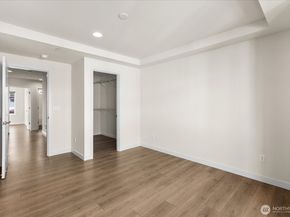 619 238th Street SE B, Bothell WA 98021