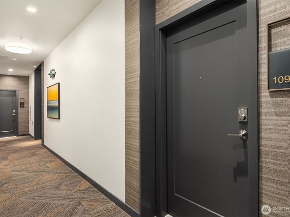 11903 NE 128th Street 109, Kirkland WA 98034