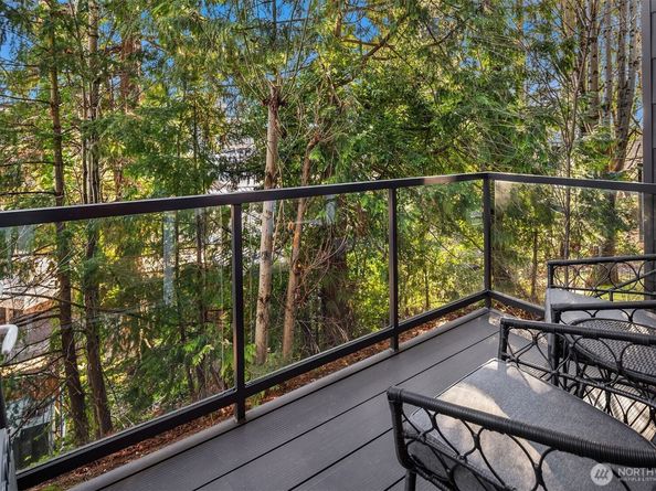 11903 NE 128th Street 109, Kirkland WA 98034